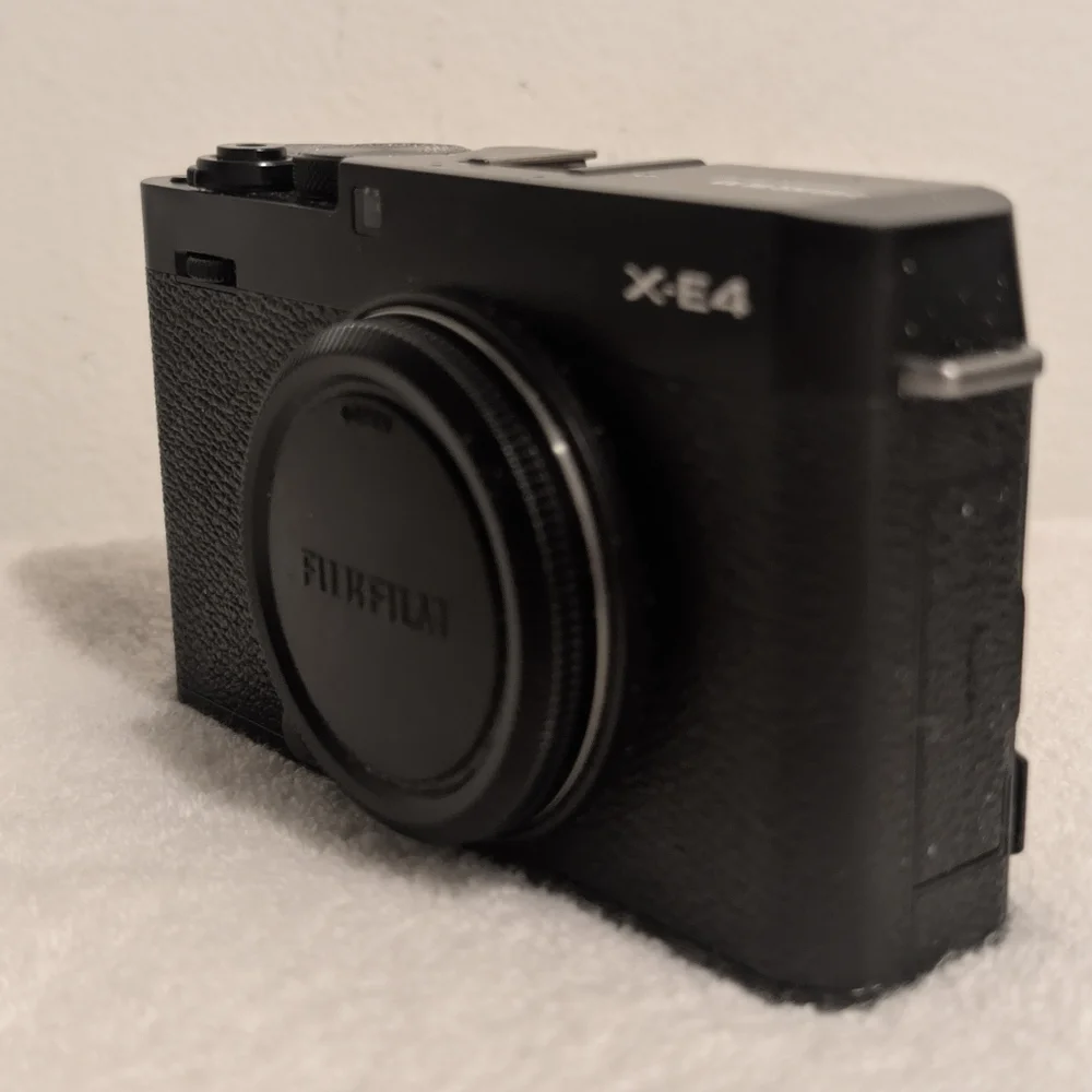 Fujifilm X-E4 Black Excellent Condition Updated NWOB Pls read Description